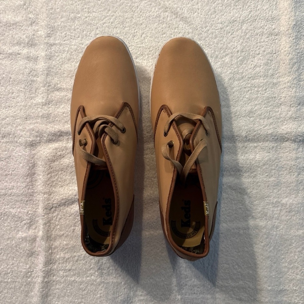 Keds Men’s Tan Brown Sneakers Minimalist Design - Picture 2 of 5